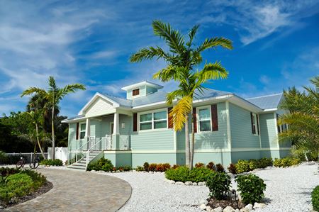 Tips for Washing Different Types of Siding in Coastal Areas