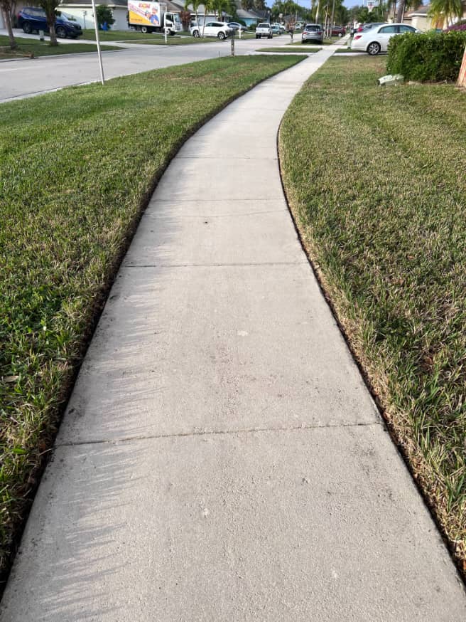 Sidewalk Cleaning in Naples, FL Thumbnail