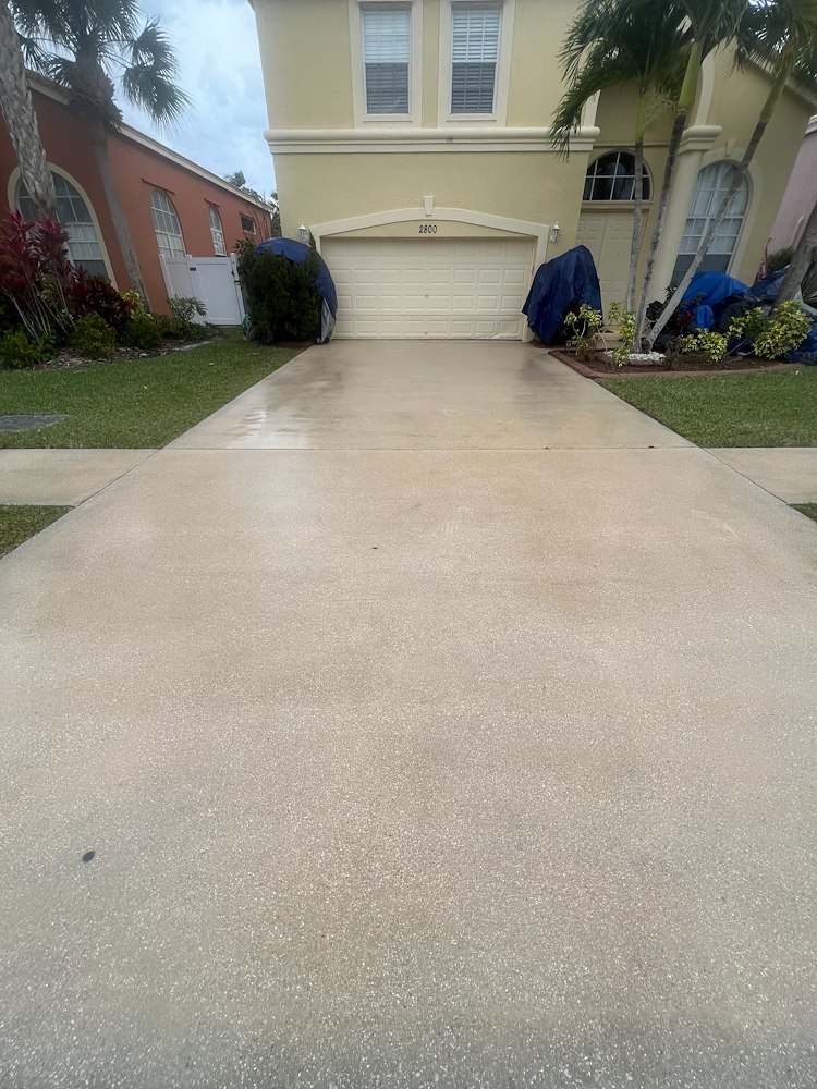 Top-notch Driveway Washing in Palm Beach Gardens, Florida  Thumbnail